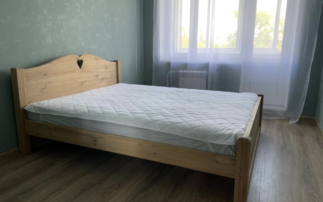 Tryokhkomnatnaya Ryadom S Tsentrom Flat