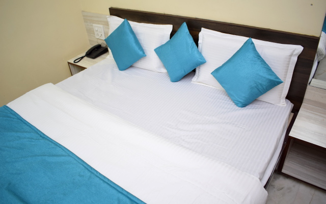 Shivansh Inn by Sky Stays Hotel