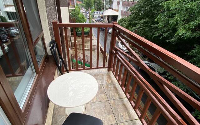 Kurshavel Apartment