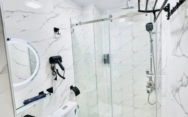 Отель The Moonya