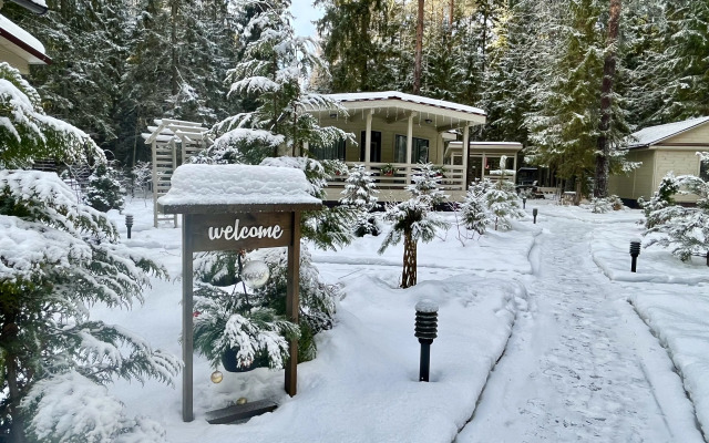 Домик на опушке на берегу Озера Волго на Селигере - коттеджи Сосновый бор