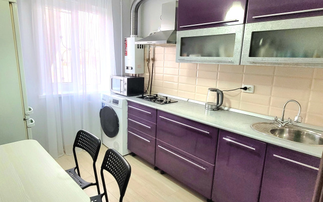 Tryohkomnatnaya v tsentre goroda Flat