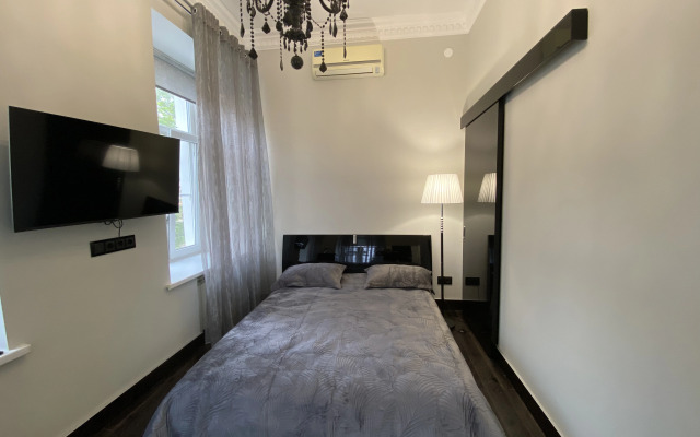 Dizaynerskaya V Tsentre Yaroslavlya Flat