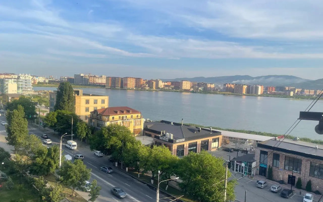 Квартира с Видом на Море, Озеро и Парк