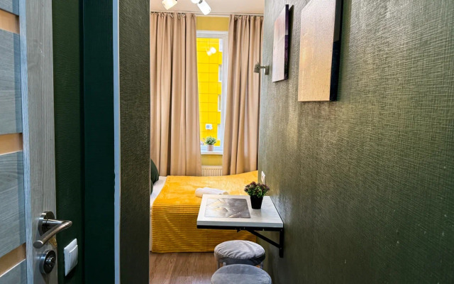 U Metro Filatov Lug fl1 Apartments