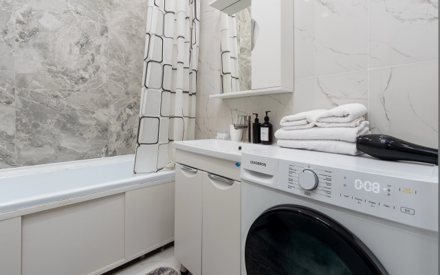 Yevrodvushka S Potryasayuschim Vidom Na Gorod Flat