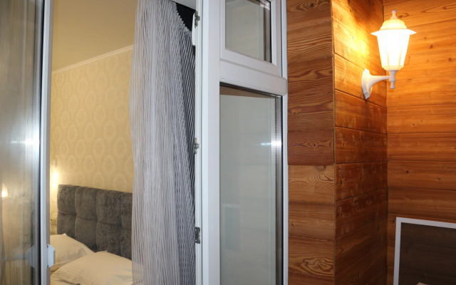 Na Sverdlova 79A NiceAparts Flat