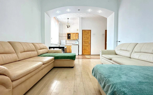 Квартира трехкомнатная в центре на Советском напротив Администрации