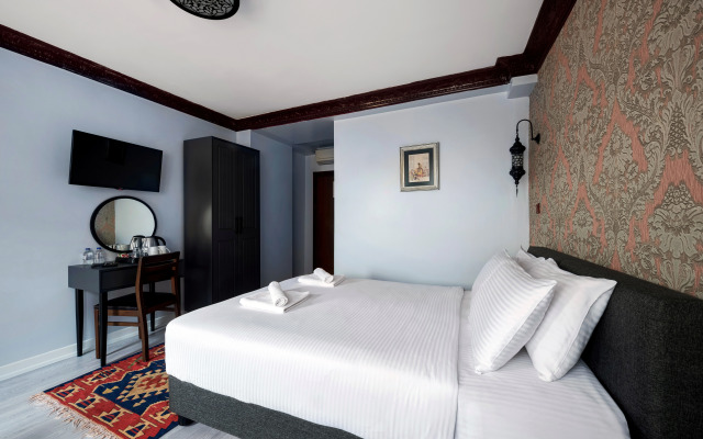 Mytra Hotel