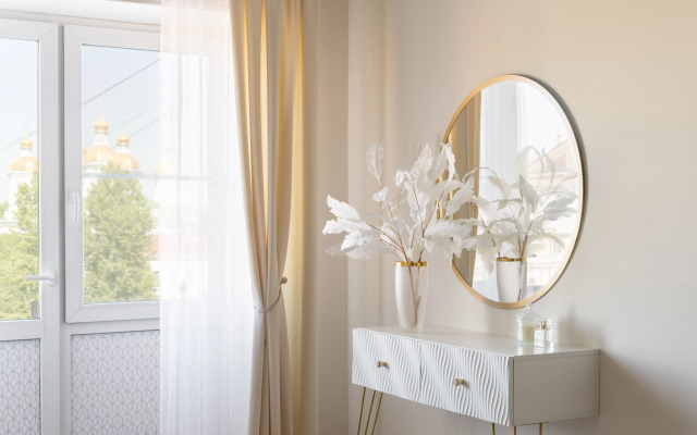 Апартаменты с Балконом и Видом на Никольский Собор