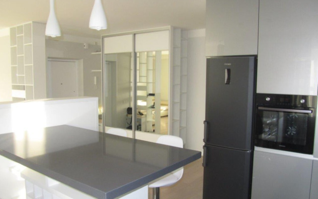 Sovremennye na Nemige Tsentr Apartments