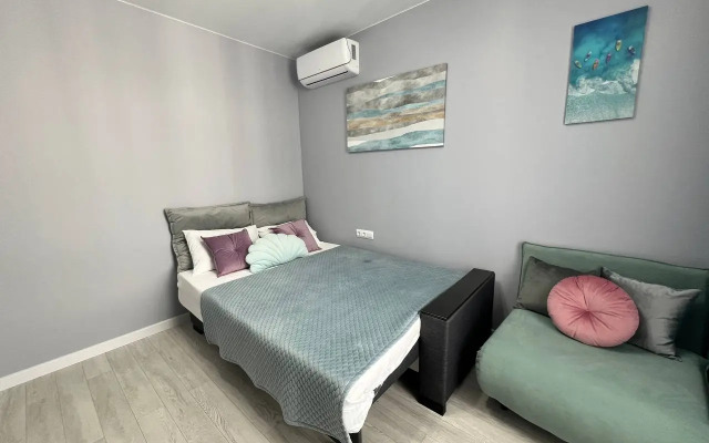 Trekhmestnye s Vidom na Reku Flat