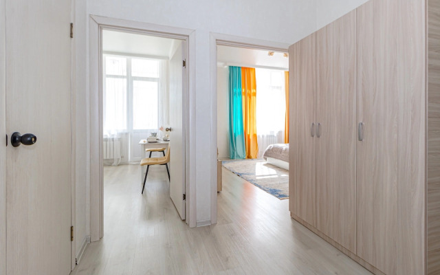 Svetlye I Uyutnye Ryadom S Ekspo Apartments