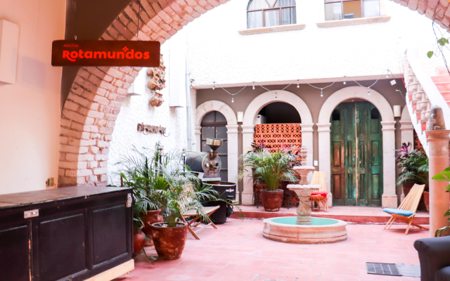 Tres Piedras Roramundos Hostel