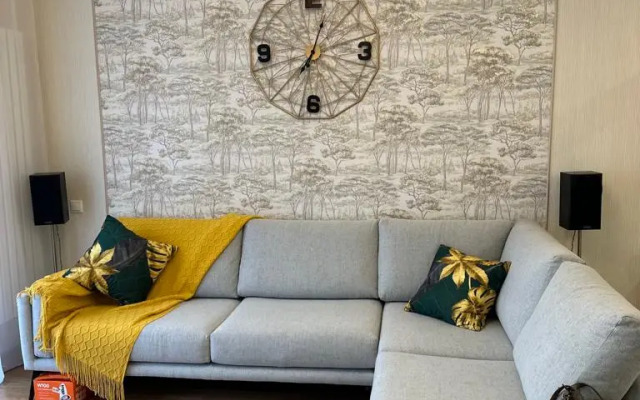 Uyutnaya V Otradnom S Bolshoy Lodzhiey Flat