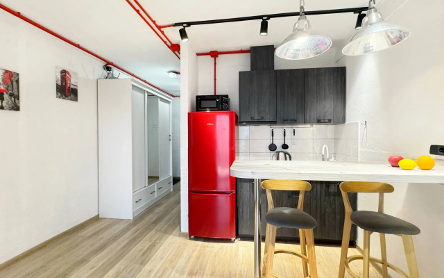 Kvartira 2-h komnatnaa Kvartira v Stile LOFT s panoramnoj lodziej