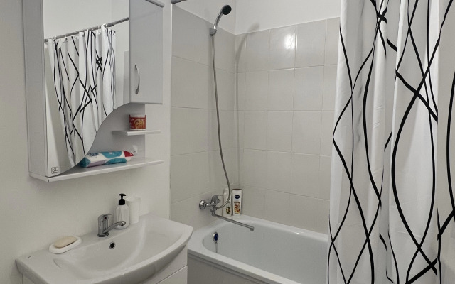 Na Ulitse Krasnolesyya 100\4 Flat