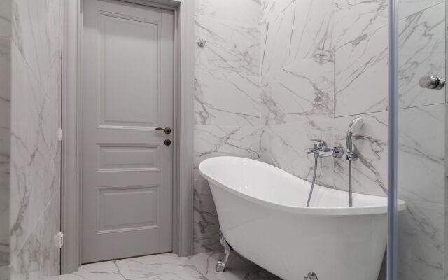 Апартаменты MyhomeYourhome с террасой на Савушкина 104