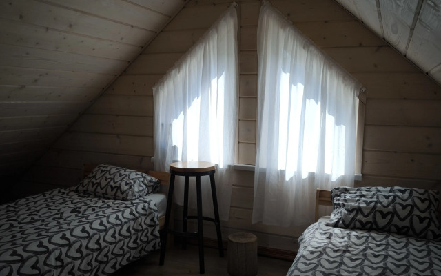 Частный дом Чёрный домик у озера Отрадное