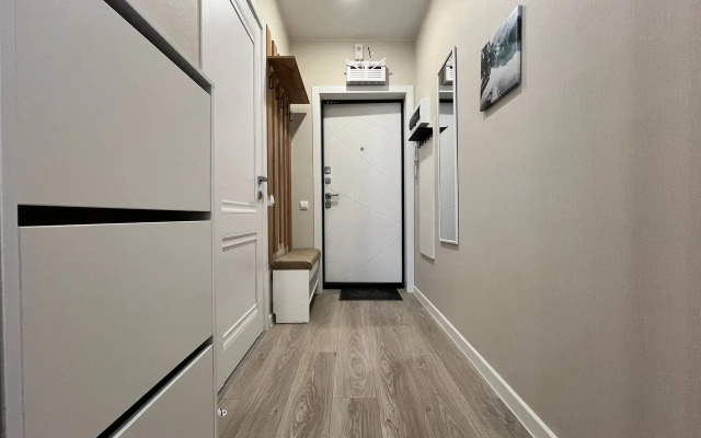 Tryokhmestnye S Balkonom Apartments