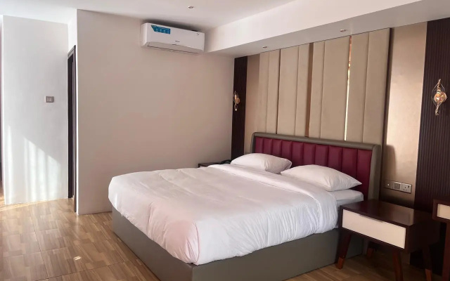 Devon Hotel