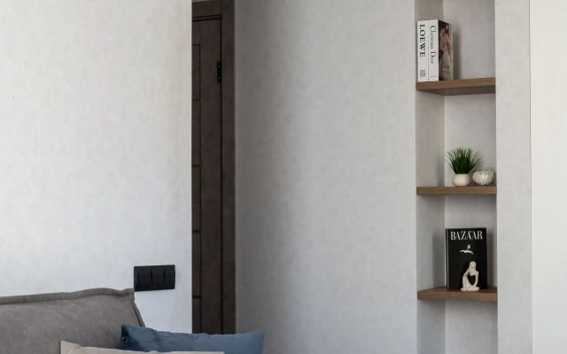Bolshaya I Stilnaya S Vidom Na Gory Flat