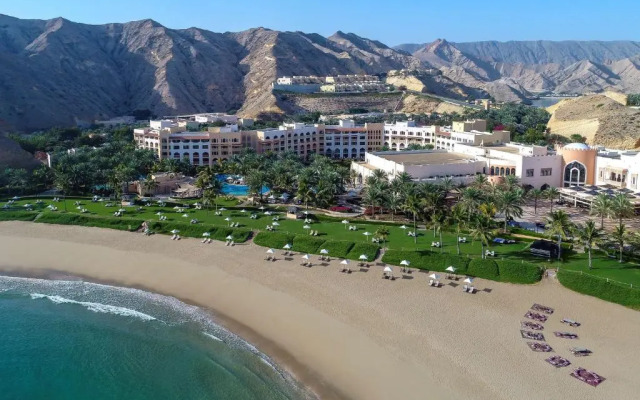 Shangri-La Barr Al Jissah Resort Hotel