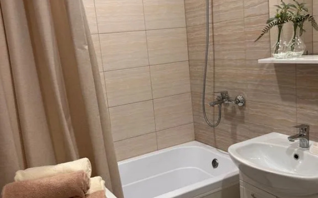 Na Ulitse Azata Abbasova 8 Flat