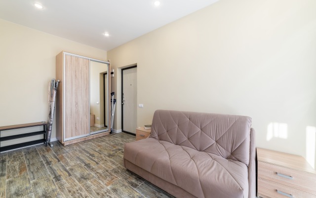 Dizaynerskaya studiya na zakrytoy territorii ryadom s basseynom Flat