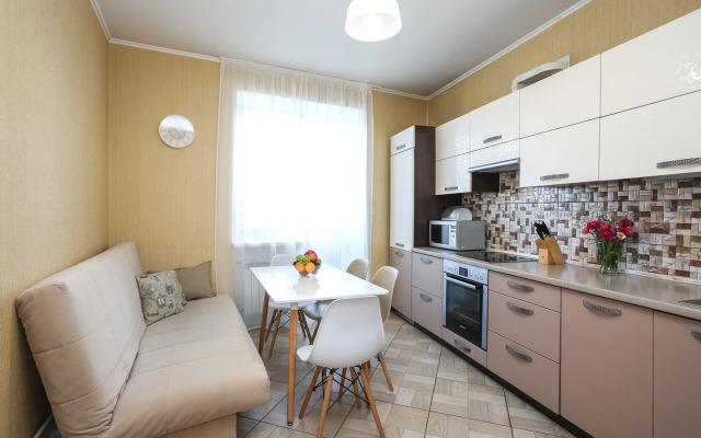 Zhivi Legko Na YUriya Gagarina Flat