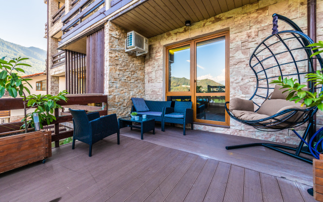 Oplot - Uluchshennyj lyuks s terrasoj 1 Apartments