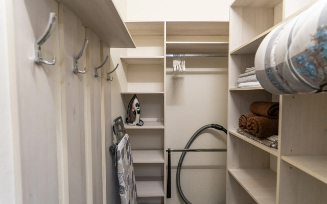 Prostornye Ot LetoApart Apartments