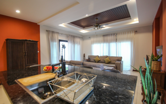 Resona Pool Villa