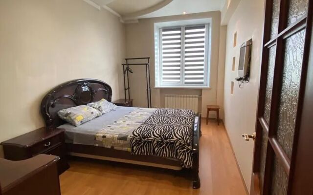 Апартаменты на Пологой Улице 31