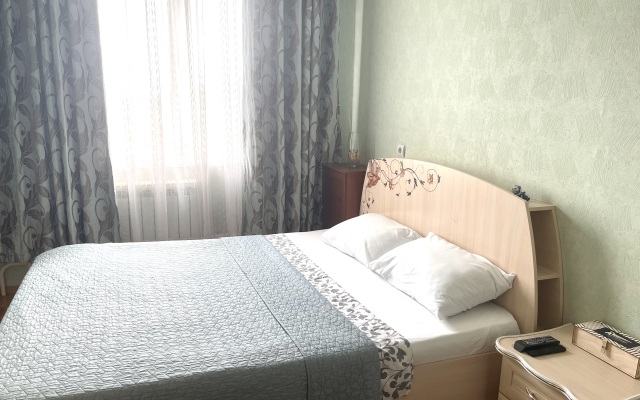 V tsentre na ulice Lenina Apartments