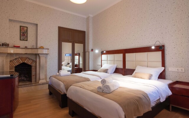 Kraveli Hotel