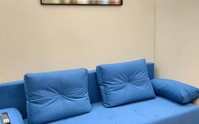 Dizaynerskaya Yevrotreshka Apartment