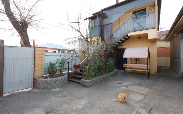 Квартира с Отдельным Входом в центре Ессентуков