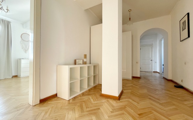 White Na Tverskoy 15 Apartments