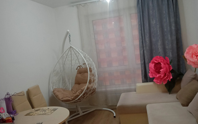 V Novom Dome Flat