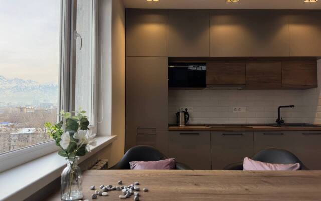 Апартаменты 105 около арбата с видом на горы