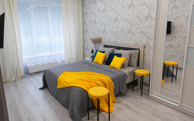 UNIQUE APART "CANARY" opposite LDK and Kuzbass Arena (1st Zarechnaya 9) Apartments