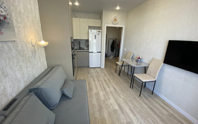 Rest with a panorama of the river Tours Flat