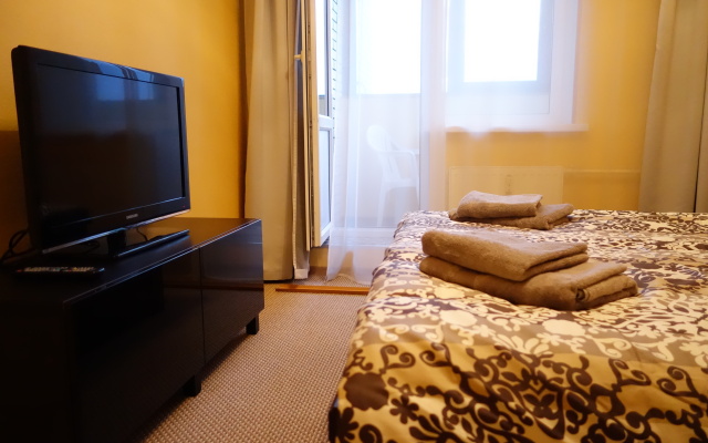 Comfy Place Lesnaya 2B Apartments