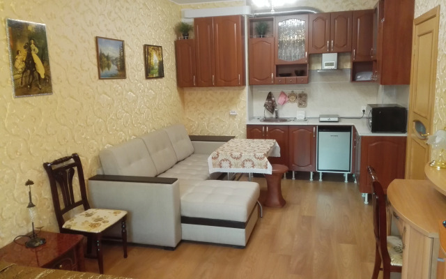 Na Dnepropetrovskoy Flat