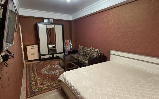 Kvartira V Tsentre Goroda Apartments