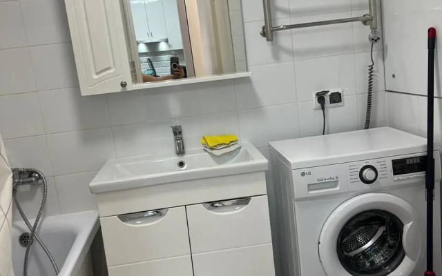 Yevrodvushka Vv Apart na Lyotchika Laryushina 16 Apartments