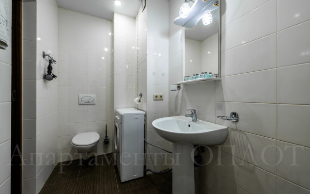 Oplot - Semejnye s odnoj spal'nej i balkonom 3 Apartments