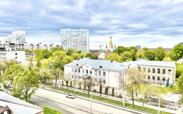 Уютные Апартаменты в доме у Космопорта (ул. Дыбенко 27а)