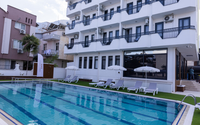 Three Points Hotel  (Non Alcoholic)